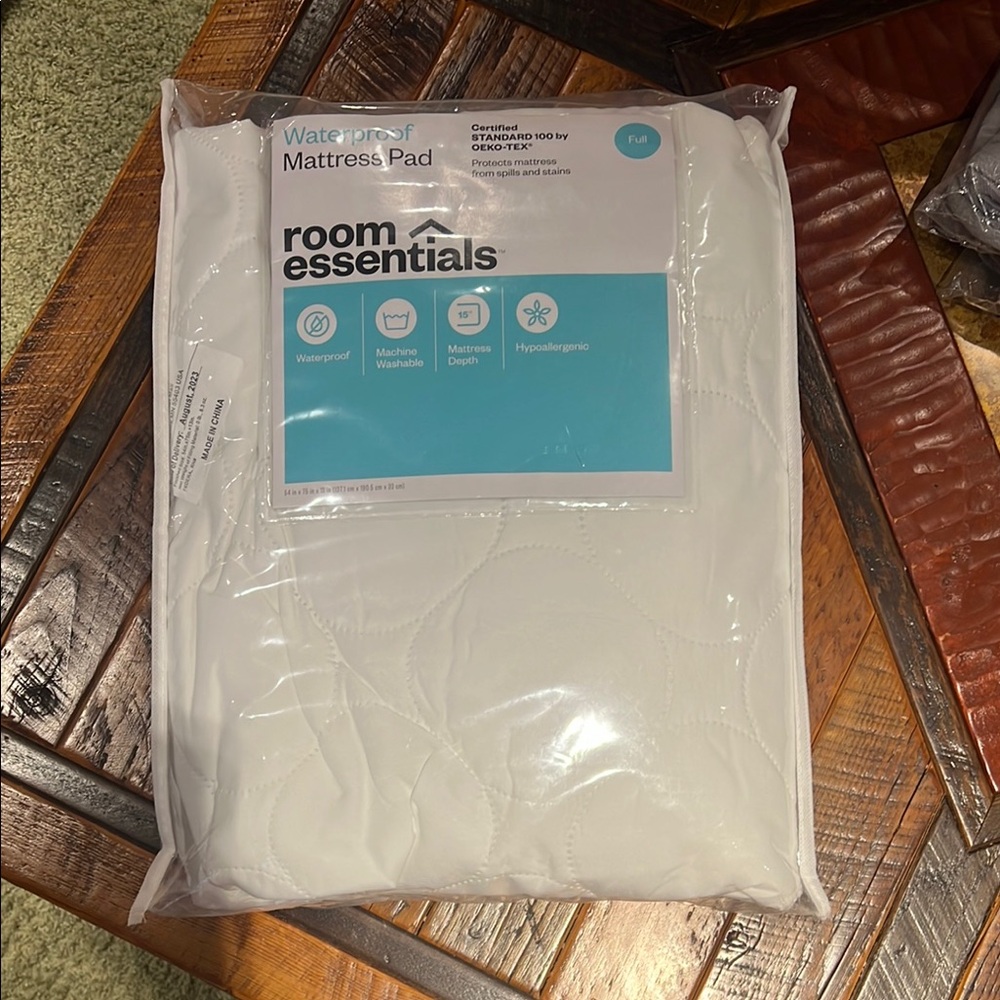 New/ unopened. Room Essentials White Mattress Cover Soft and Protective.
